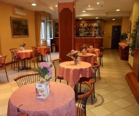 Hotel York 2*