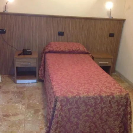 York Hotel 2*