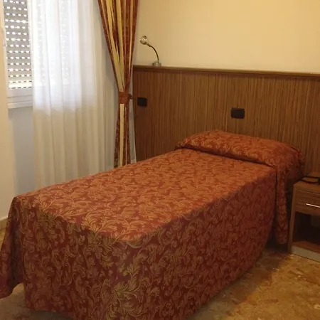 酒店 尤克酒店 奇尼塞洛巴尔萨莫