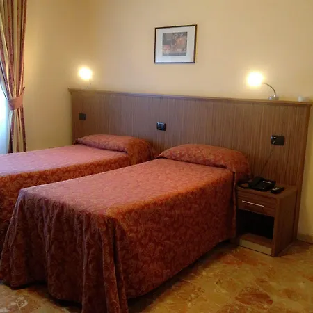 York Hotel 2*